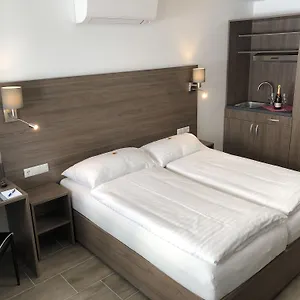 *** Otel Konig Avusturya