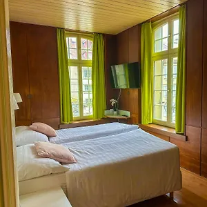 *** Otel Nydeck İsviçre