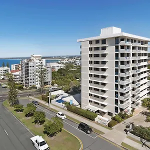 https://burgess-kings-beach-apartments-caloundra.queenslandhotels.net